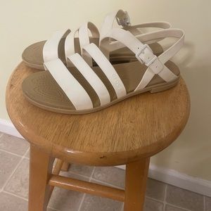 White / tan croc sandals